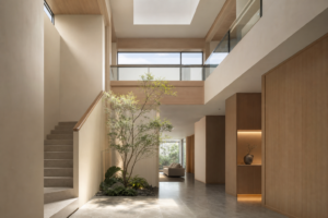 挑空不只在客餐厅，楼梯过道角落也能做